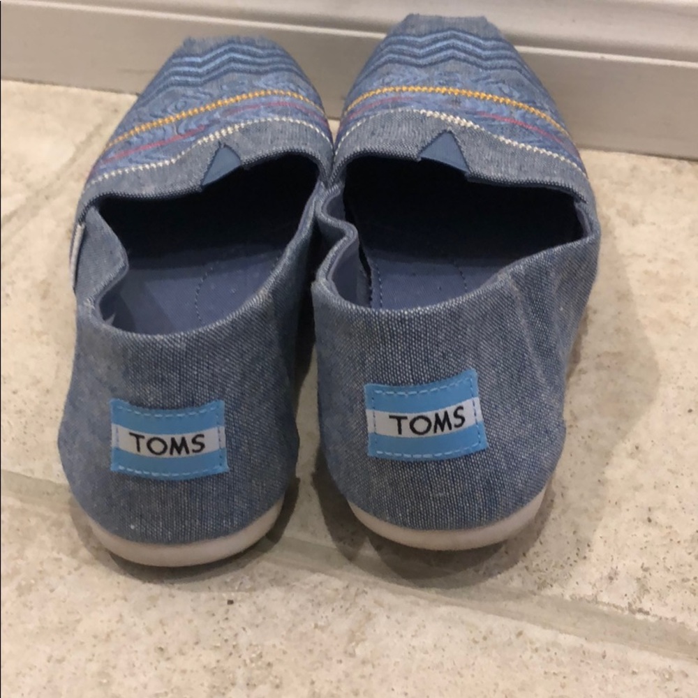 Toms - Picture 4 of 7